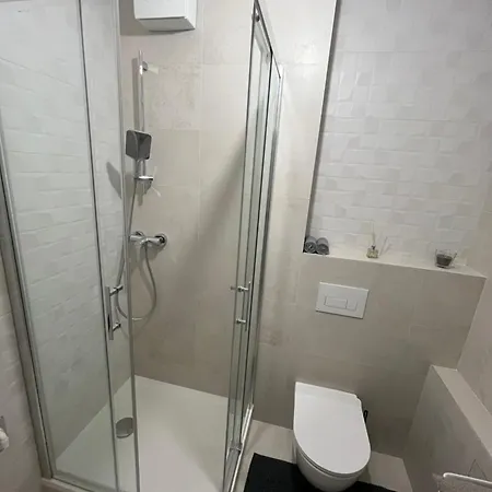 Near Mcdonald's Apartmán